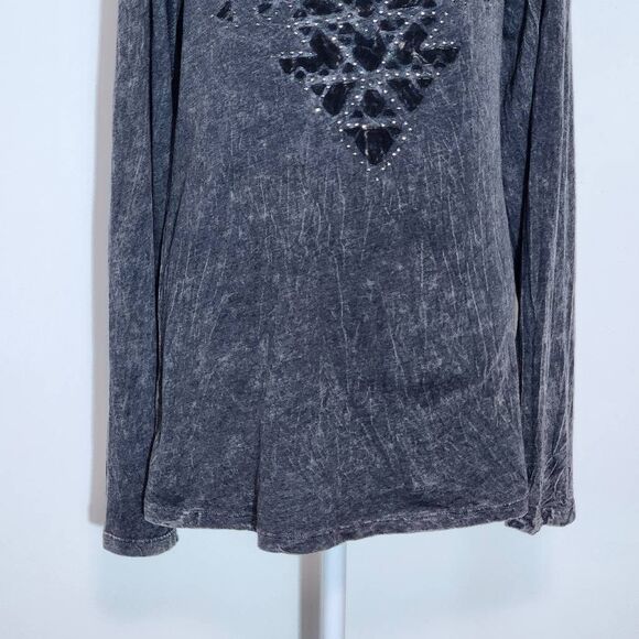 Daytrip Black Mineral Washed Tee with Metal Stud Detail Size Large - Picture 4 of 10